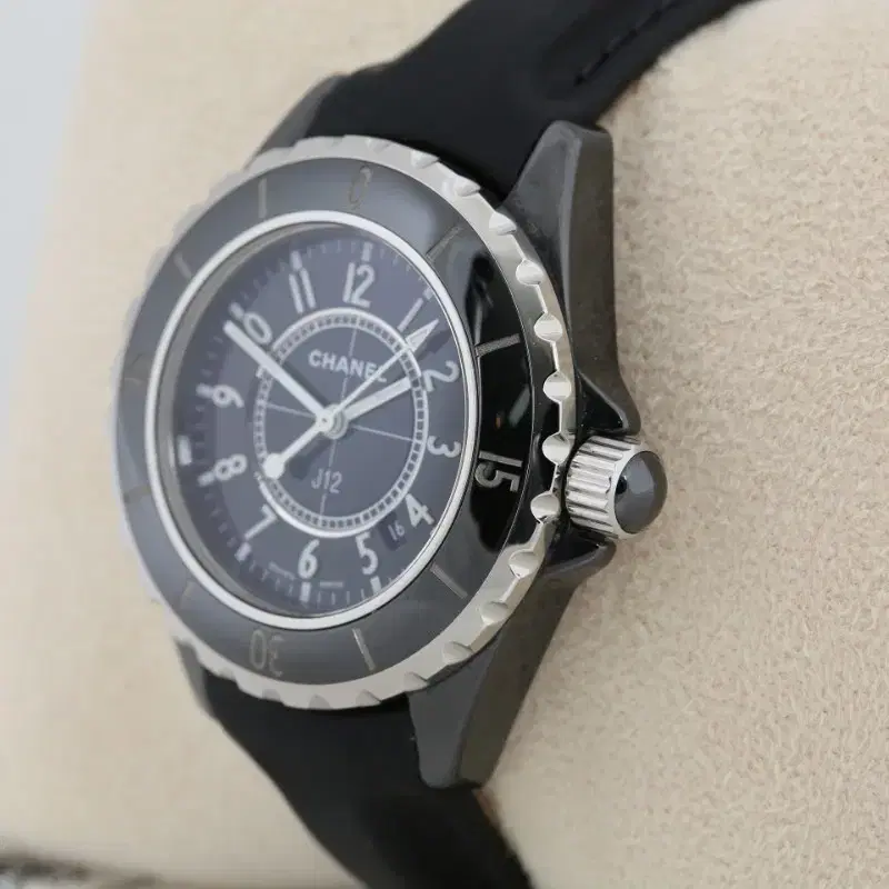 샤넬 J12 Chanel J12 블랙 세라믹 쿼츠 시계 사진 4