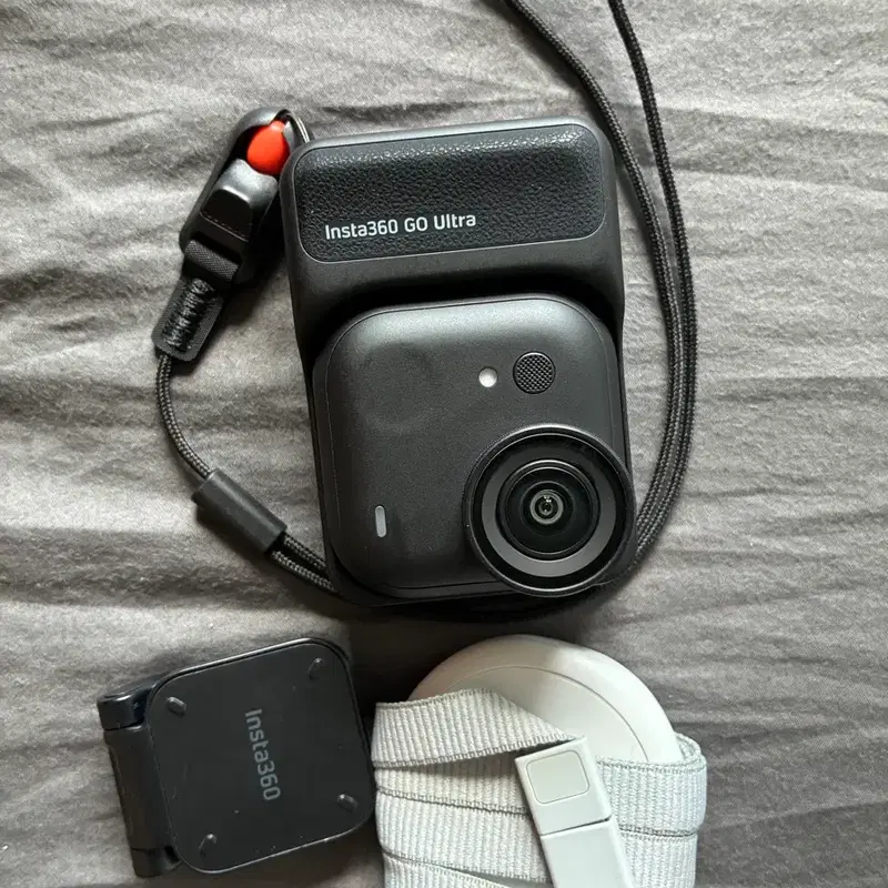 Insta360 GO Ultra 액션캠