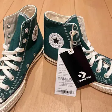 컨버스 미사용 새상품 Chuck Taylor 척테일러 하이컷