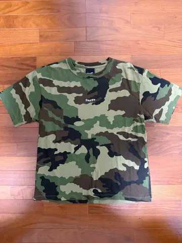 HUF T셔츠 카모 패턴