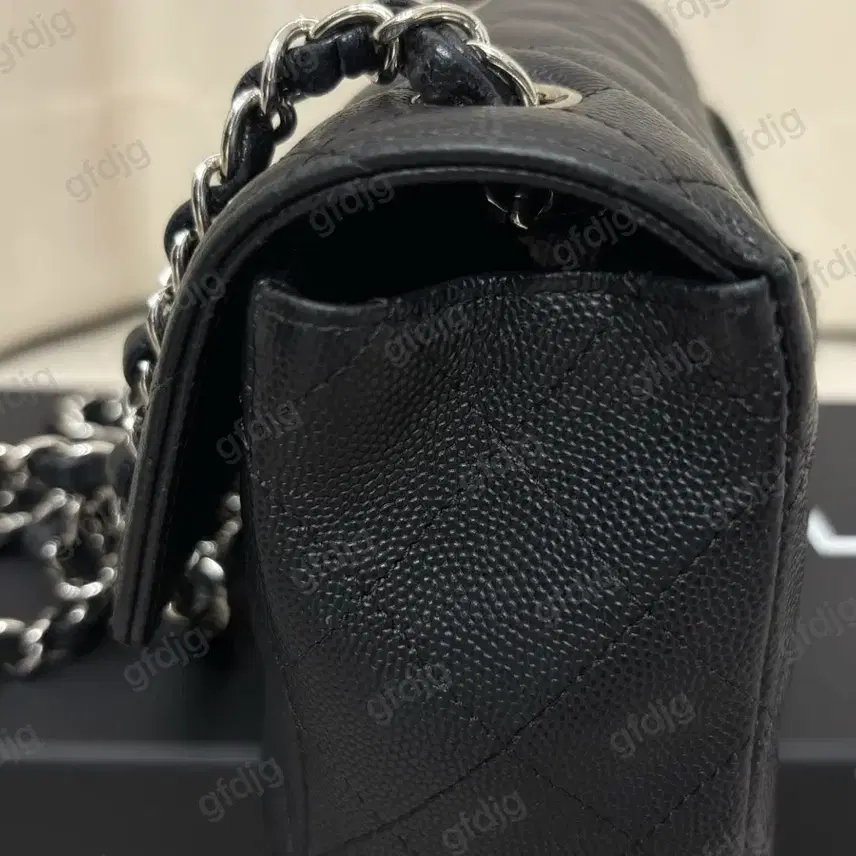 샤넬 [샤넬 정품] 뉴미니 캐비어 블랙 은장 25번대 아웃스티치 풀구성 판매 사진 7