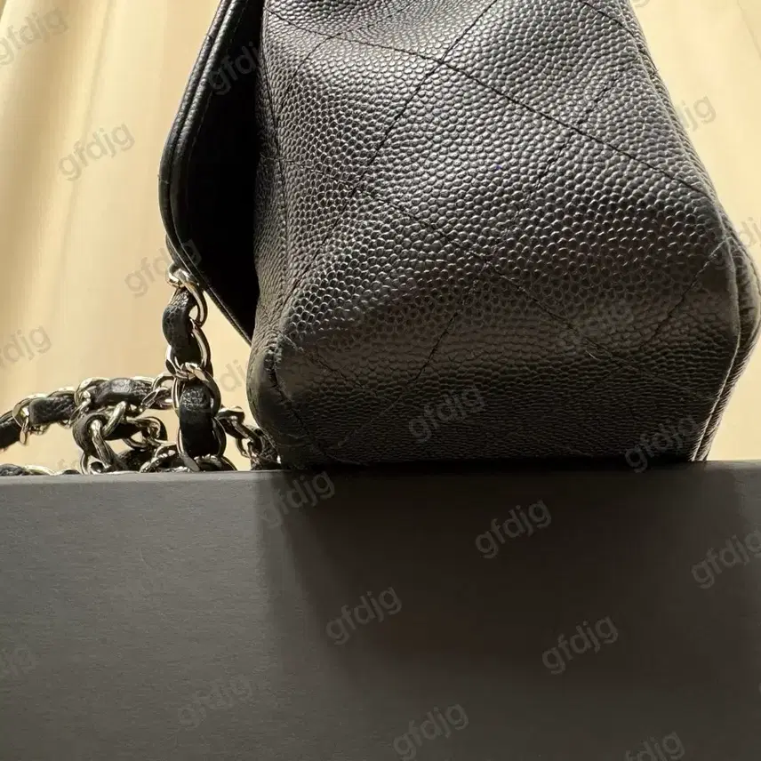 샤넬 [샤넬 정품] 뉴미니 캐비어 블랙 은장 25번대 아웃스티치 풀구성 판매 사진 8