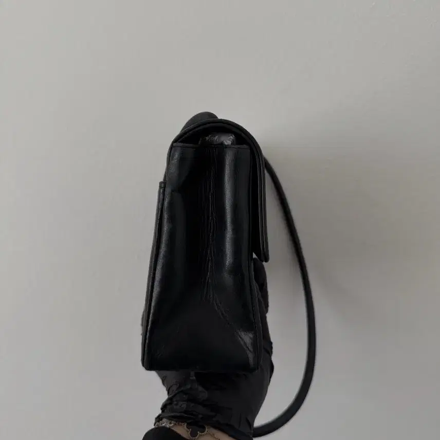 샤넬 퀼팅 체인 숄더백 블랙 사진 4