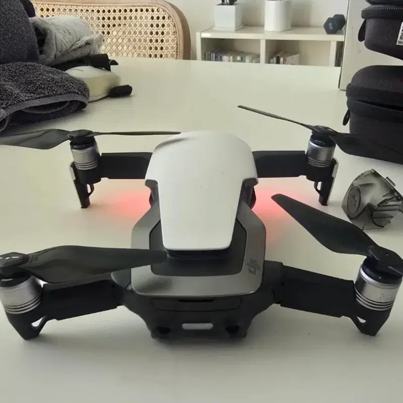 DJI 매빅 에어 드론 화이트