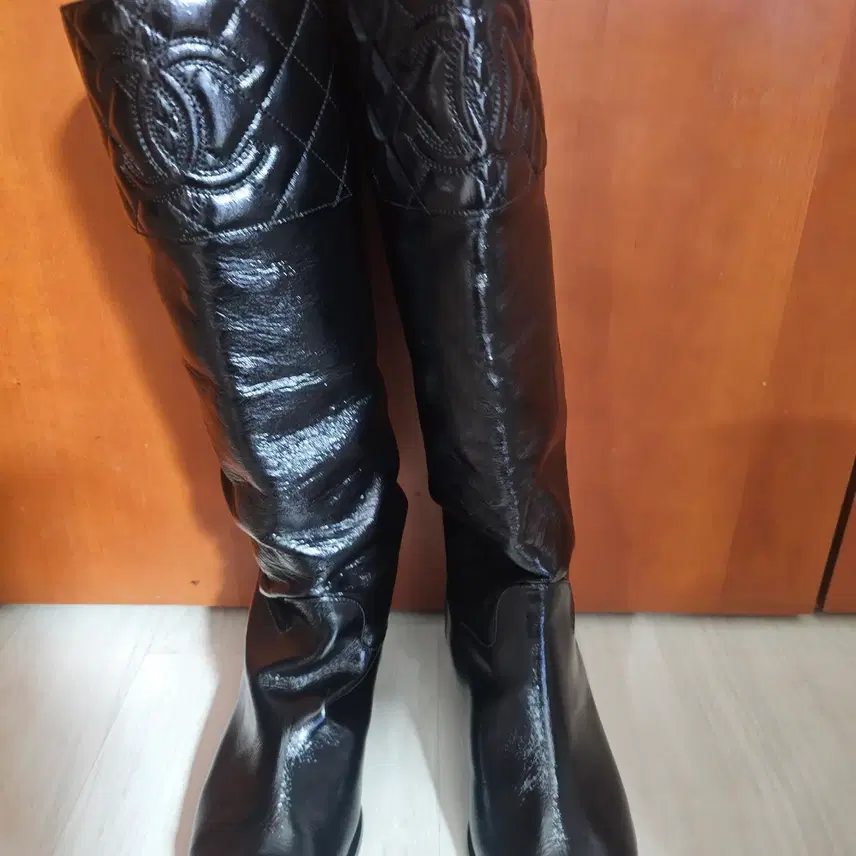 샤넬 퀼팅 롱부츠 사진 6