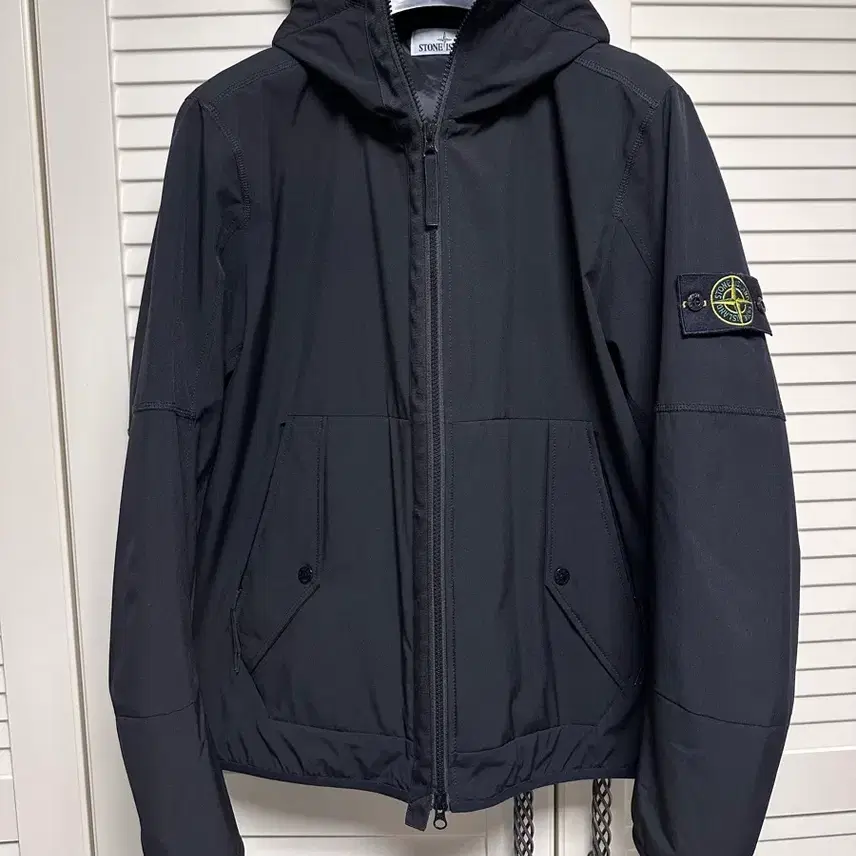 ストーンアイランド STONE ISLAND /ストーンアイランド ソフトシェルプラマロフトパディングジャケット