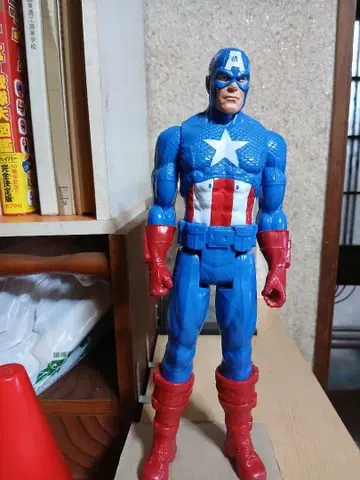 캡틴 아메리카 피규어