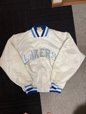 레어 사이즈 NBA LAKERS 바시티 자켓 화이트 XXL 사이즈