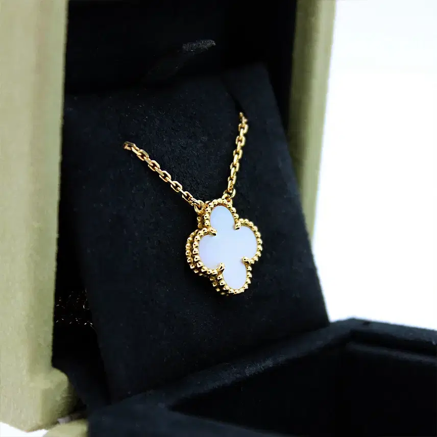 반클리프앤아펠 반클리프 빈티지 알함브라 18K 마더오브펄 목걸이 ARA45900 사진 3