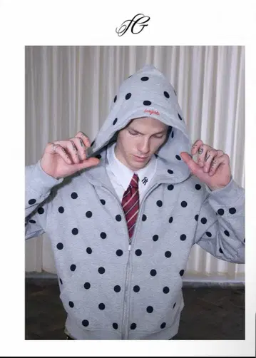 도트 무늬 집업 후드티