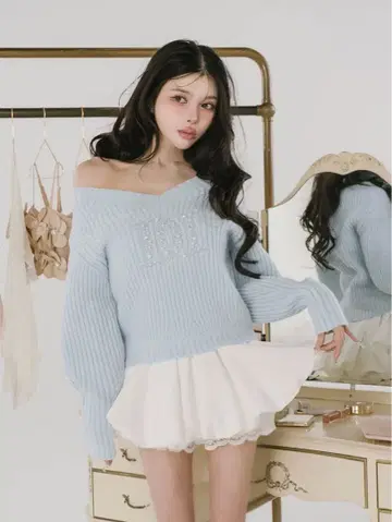 Darich 팬시 비즈 DD 로고 볼륨 니트탑 SAX