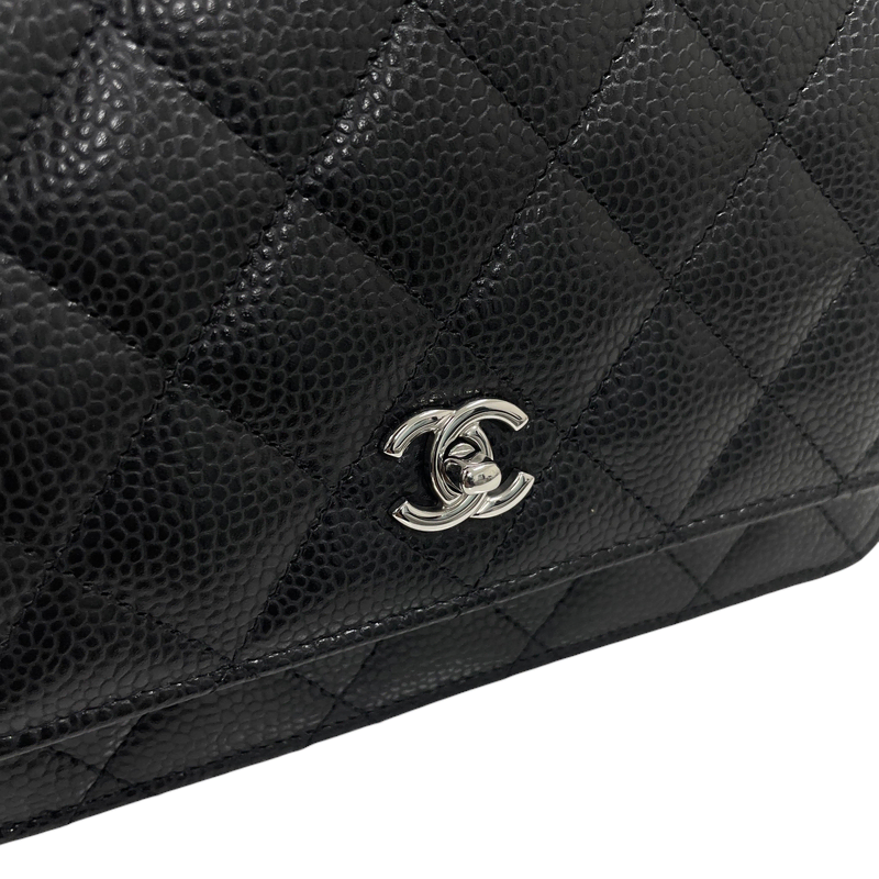 샤넬 [내장칩]샤넬 AP4241 블랙 캐비어 클래식 턴락 WOC 크로스백H00472 사진 4