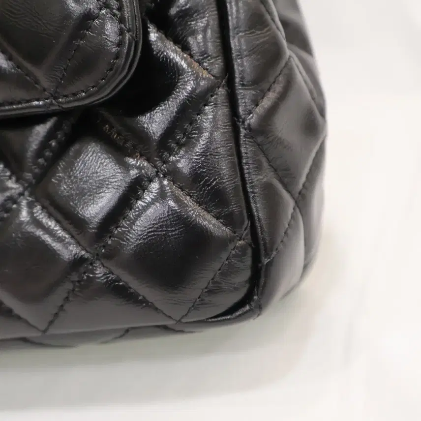 샤넬 중고 포켓 체인 샤이니 크럼플드 카프 체인 스몰 호보 숄더백 AS4323 블랙 CHANEL 사진 6