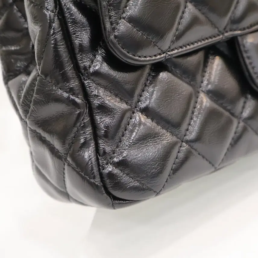 샤넬 중고 포켓 체인 샤이니 크럼플드 카프 체인 스몰 호보 숄더백 AS4323 블랙 CHANEL 사진 7