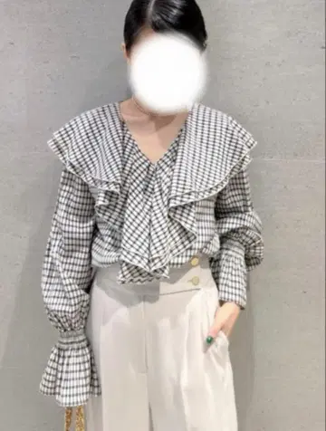 LILY BROWN 프릴 칼라 셔츠 체크 무늬 블랙 화이트
