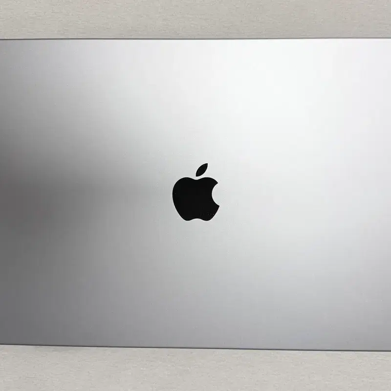 맥북 프로 16인치 M1 Max 64GB ram, 2TB ssd 영문자판
