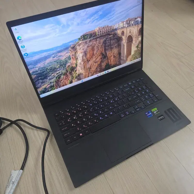 HP오멘 16인치 i9-13900hx , 4070 , QHD 게이밍 노트북 판매합니다.