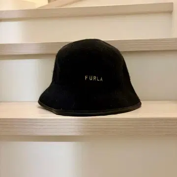 FURLA 풀라 버킷 햇