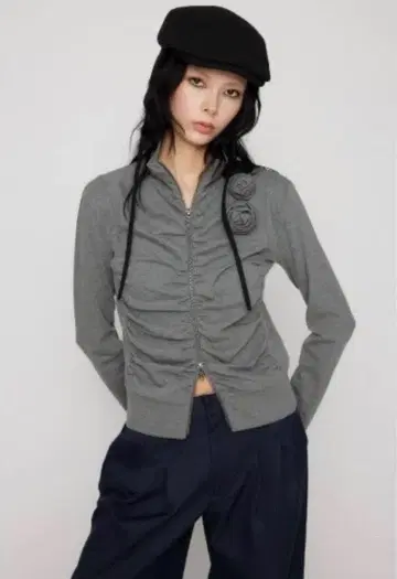 lagua gem FRONT ZIP GATHER 상의