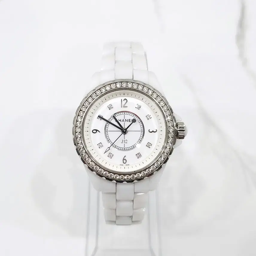 샤넬 J12 화이트 세라믹 다이아몬드 베젤 워치 33mm H2422 사진 1