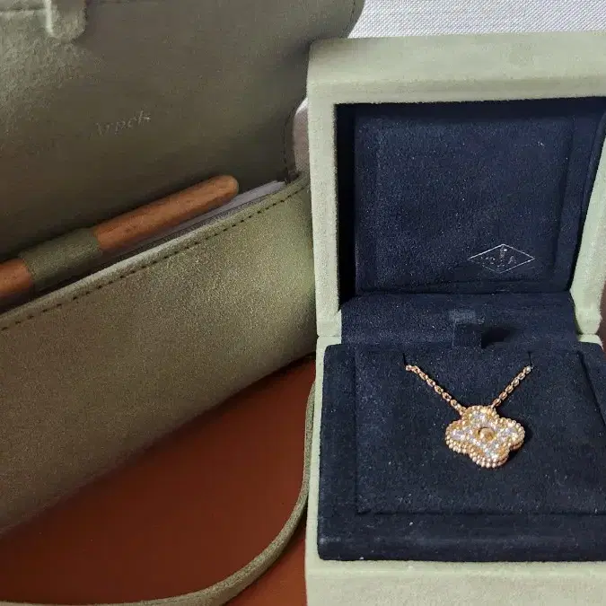 반클리프앤아펠 반클리 아펠 빈티지다이 엘골 18k(줄 연장 가능) 사진 2