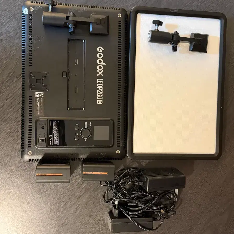 Godox LEDP260C 조명 세트 배터리 포함