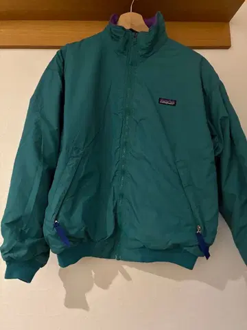 USA 제작 Patagonia 에메랄드 그린 쉘드 신틸라