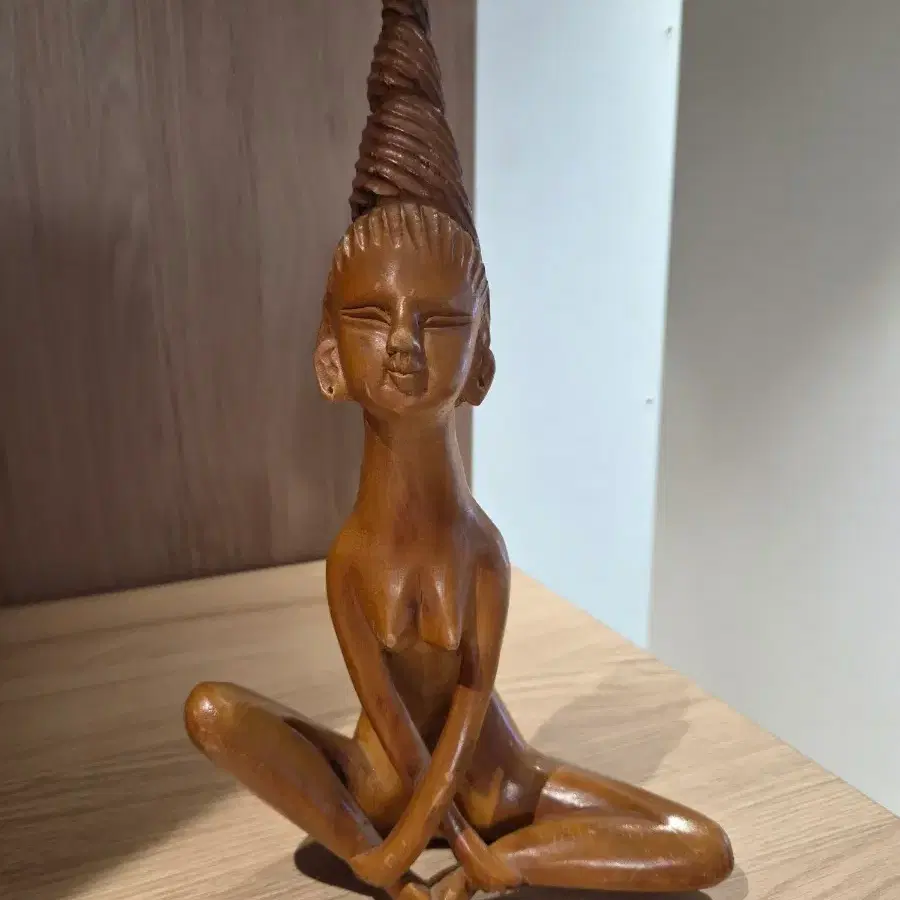목조 여인상