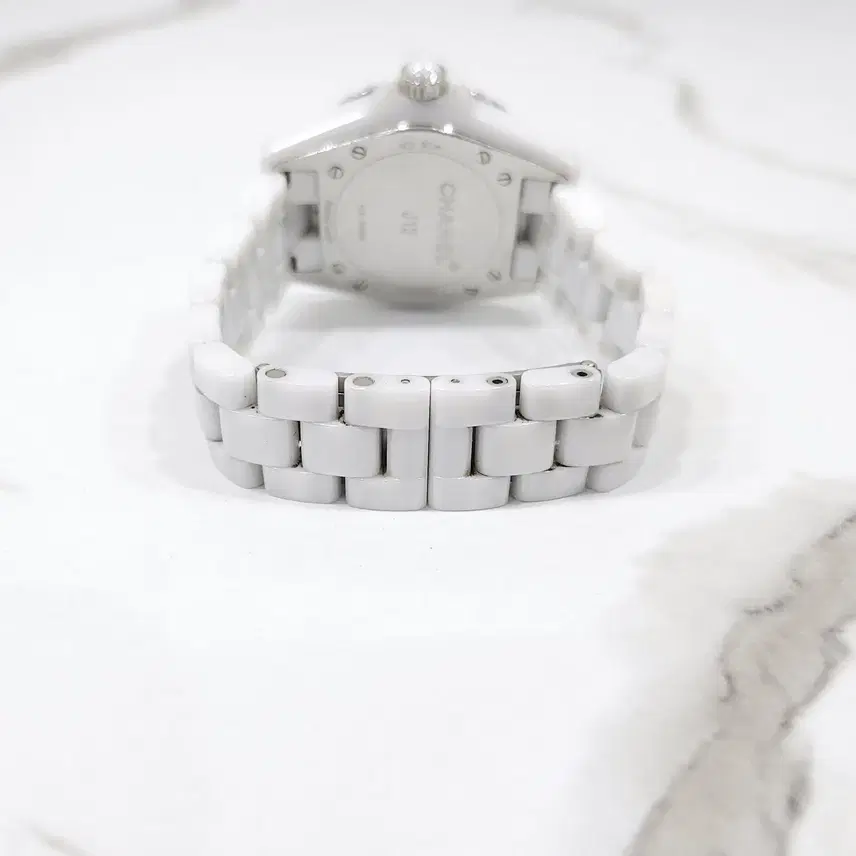 샤넬 J12 화이트 세라믹 다이아몬드 베젤 워치 33mm H2422 사진 5