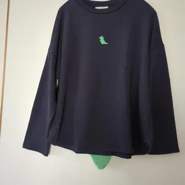 공룡 디자인 맨투맨 네이비