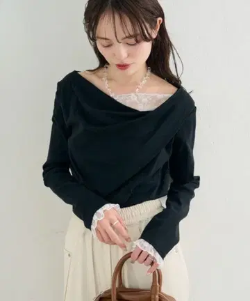 mystic 레이스 도킹 오프숄더 롱T 블랙