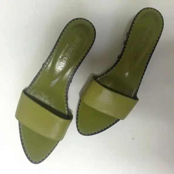 [정품/새상품] 입생로랑 YSL 그린 뮬 Size 36 (230)