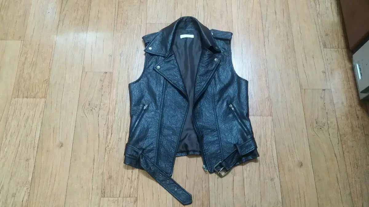 Lamar Faux Leather Vest 90