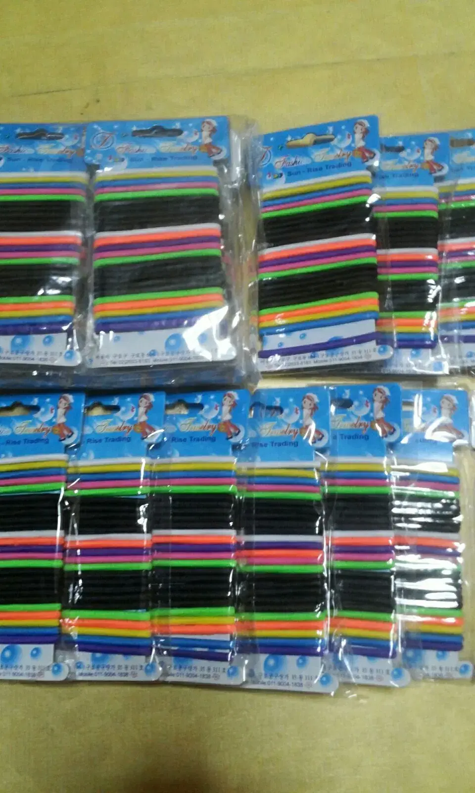 Colorful hair ties~?