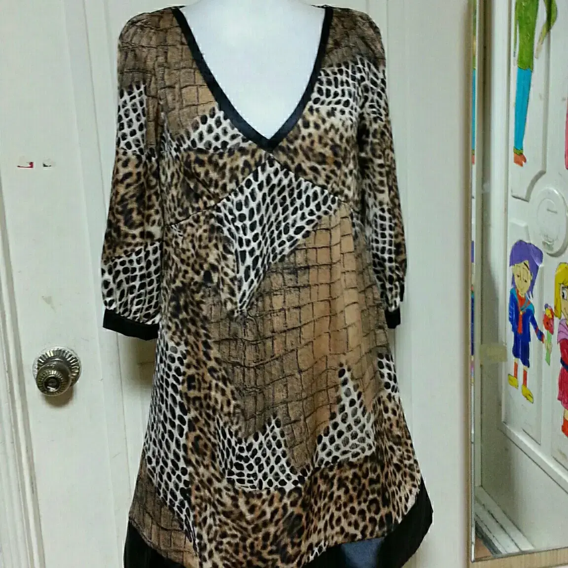 [55] Label cut v-neck 7-shoulder leopard print luxury ONEPIECE *Price down*