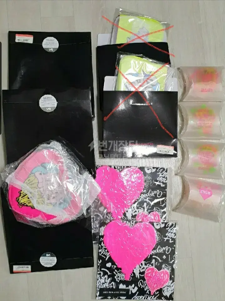 2NE1 2ne1 YG official goods sells