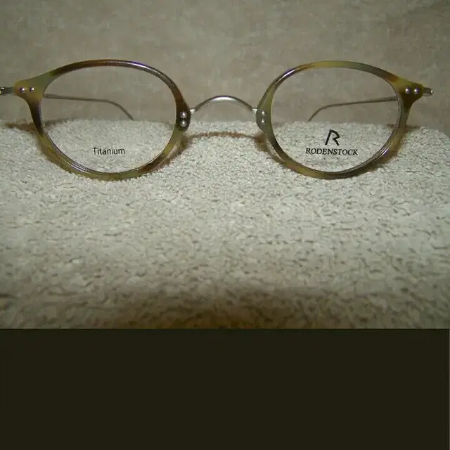 코받침 없는 안경 rodenstock