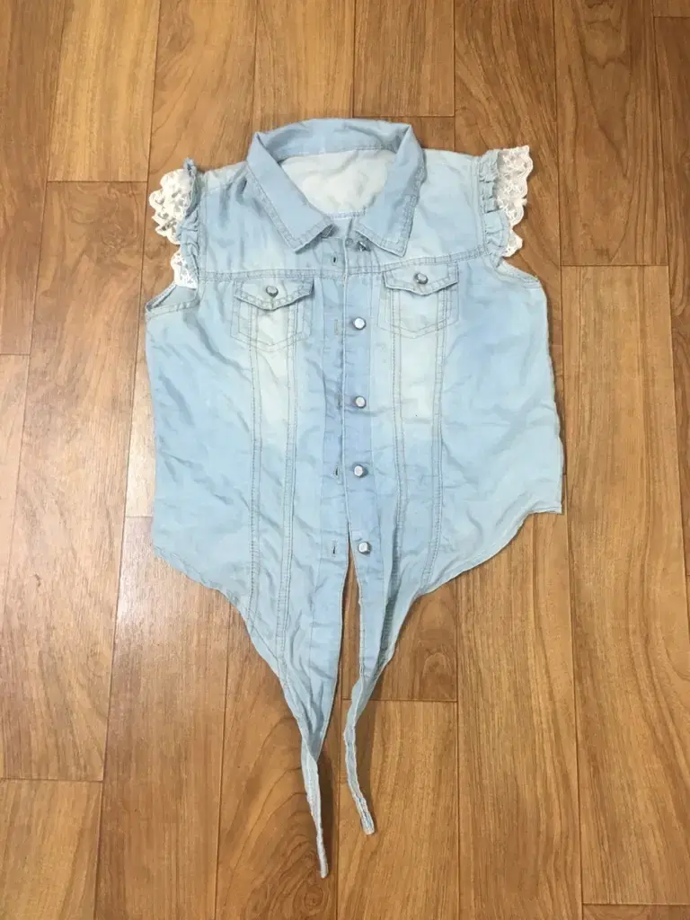 Lay's denim vest *Price reduction*