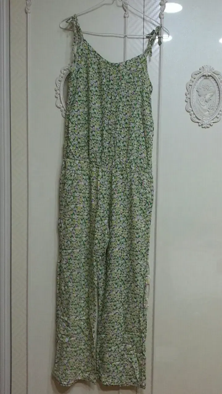 [28] Flower Jumpsuit