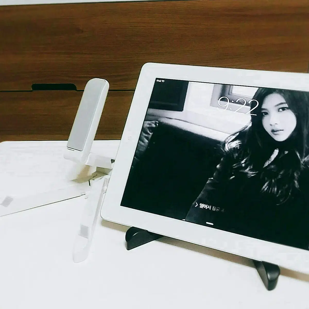 Tablet holder iPad holder