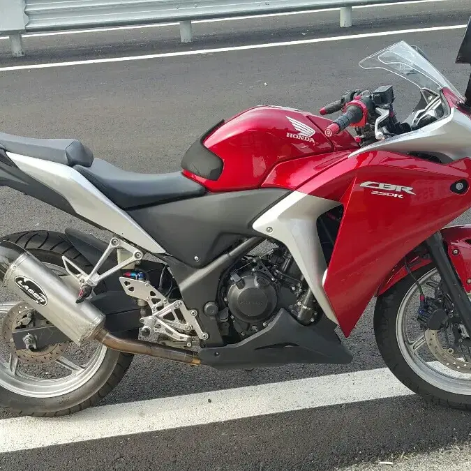 cbr250r 오늘지금 즉시 급매합니다 서류풀 대구직! 흥정가능