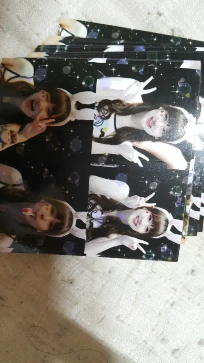 Yerin "V" 4-count board stickers