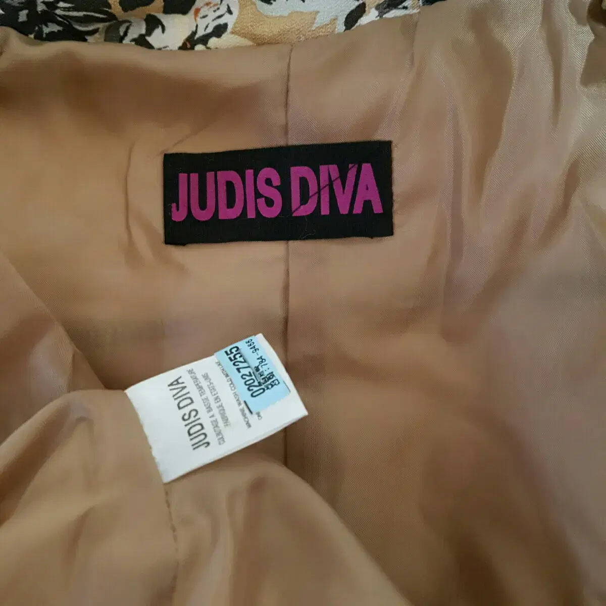 [55] JUDIS DIVA 니트배색 플라워 하프코트* 가격다운*