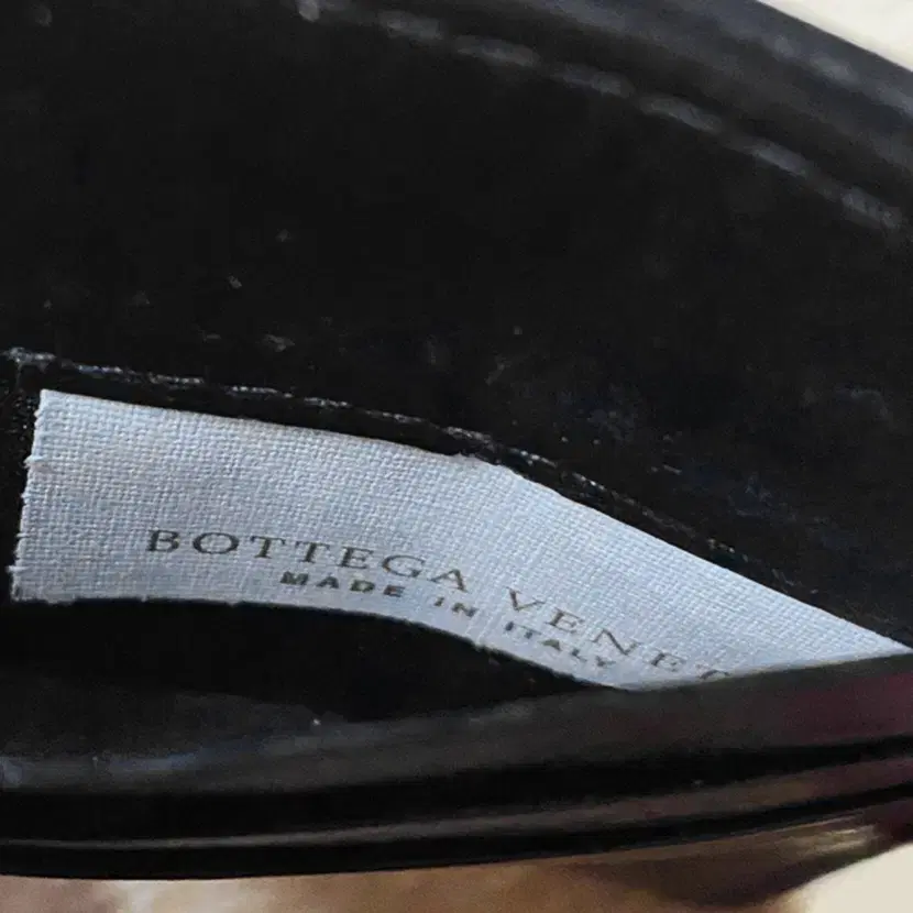 [정품]BOTTEGA VENETA 보테가베네타 스퀘어 패딩퀼티드 카드지갑