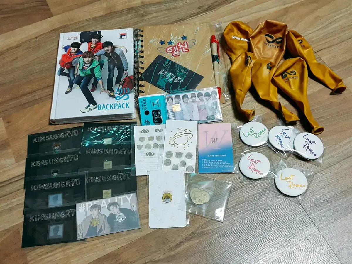 (Price reduction) infinite Diary Broadcast Balloons and Badges Charsu Popcorn for Sale.