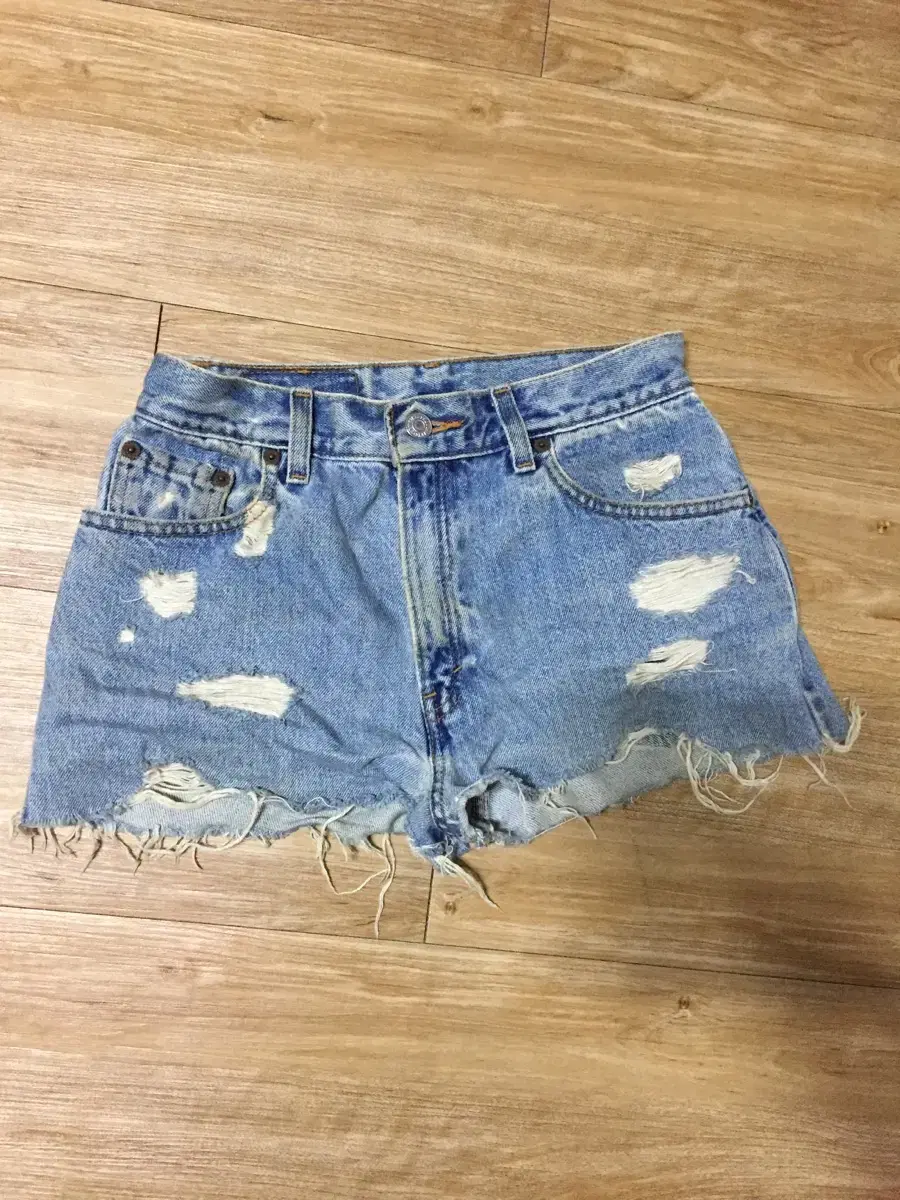 Levi's short pants