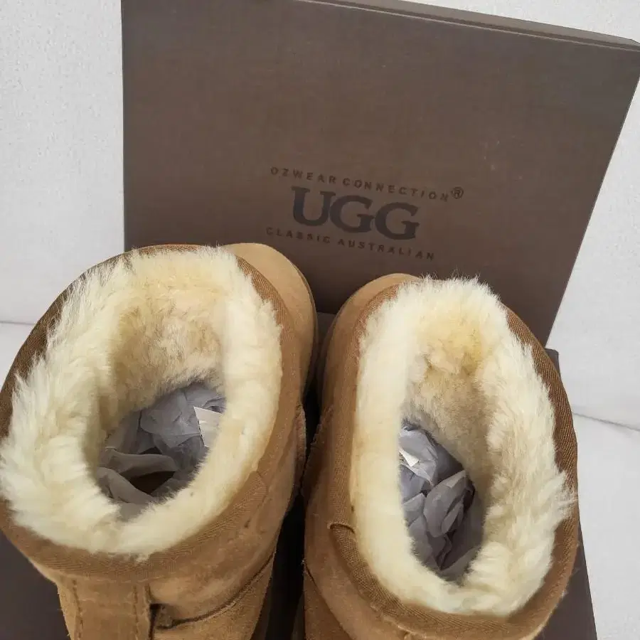 정품) UGG 클래식 어그부츠 36사이즈 230 체스트넛