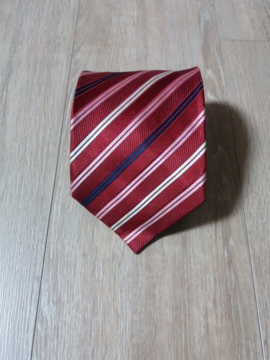 Genuine Truezen striped necktie