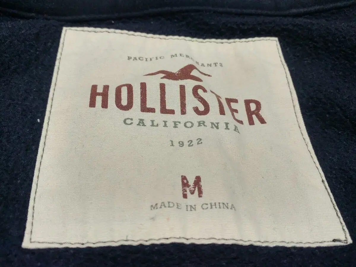 [M] Hollister Navy Zip-Up Hoodie 95 or higher recommended