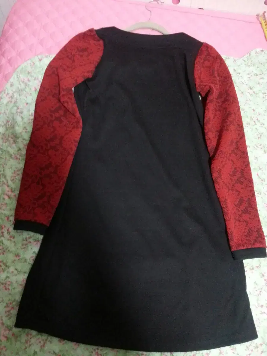 [FREE] Red Black ONEPIECE 1st fitting 12,000 price drop